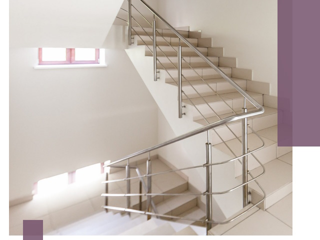 Установка и замена перил в подъезде в Острогожске