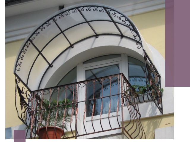 Козырьки над балконом в Острогожске — изготовление и монтаж